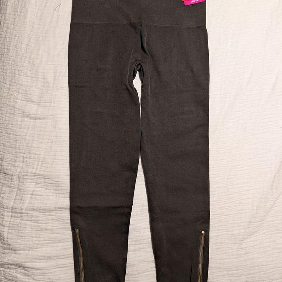 Spanx Green Leggings with Gold Zipper Accents - Picture 1 of 3